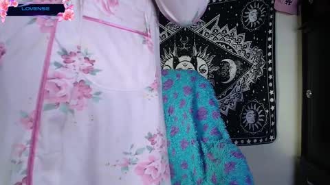 Snapshot of witch_divinne chatting on March 2026 08:04:01 PM ig WitchDivinne online show from March 2026 08:04:01 PM