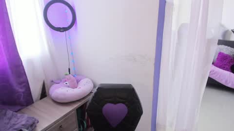     Luna Violeta  A r t i s t  online show from January 2025 08:59:01 PM