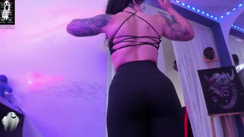     Luna Violeta  A r t i s t  online show from February 2025 10:53:01 PM