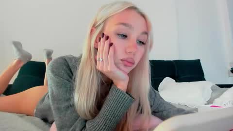 Snapshot of wladilia chatting on September 2025 08:32:02 PM wladilia online show from September 2025 08:32:02 PM