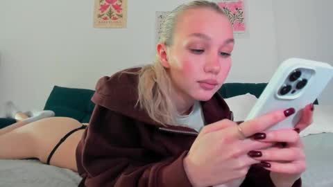 wladilia online show from October 2025 08:40:01 PM