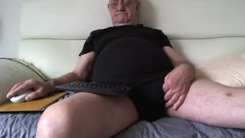 Snapshot of wobbel chatting on January 2025 11:22:02 AM wobbel online show from January 2025 11:22:02 AM