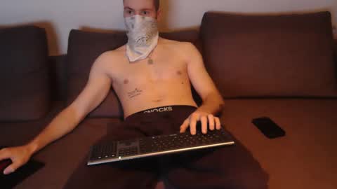 Snapshot of wolf021221 chatting on April 2026 08:20:01 AM wolf021221 online show from April 2026 08:20:01 AM