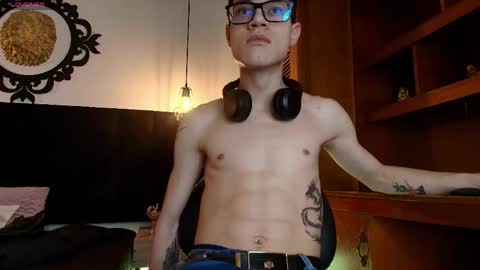  W O L F  online show from April 2026 11:06:01 AM