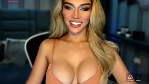 Julia online show from February 2026 01:04:02 AM