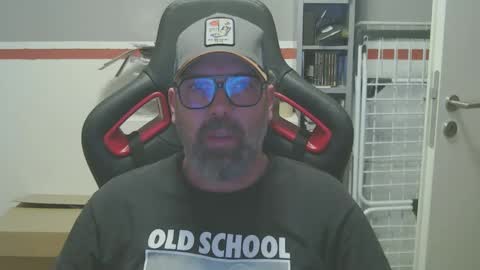 Snapshot of womenizzeer chatting on March 2025 10:17:02 PM Adam online show from March 2025 10:17:02 PM