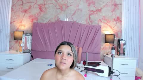 wonderkloe_ online show from March 2026 02:51:02 AM