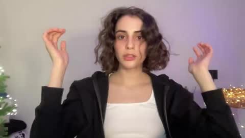 Snapshot of wonderland_stia chatting on March 2025 06:16:01 PM Stia online show from March 2025 06:16:01 PM