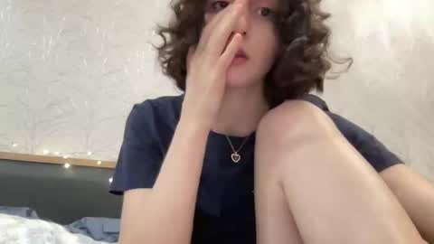 Snapshot of wonderland_stia chatting on March 2025 01:40:02 PM Stia online show from March 2025 01:40:02 PM