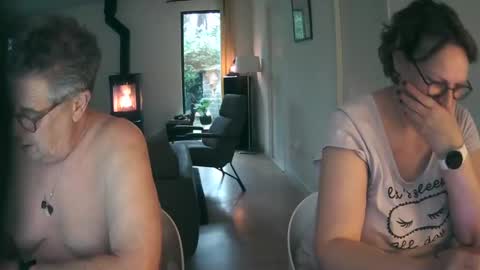 woodwurm and Snoeske online show from January 2025 03:34:02 PM