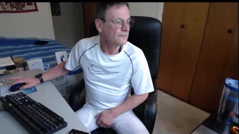 Snapshot of worldlarge chatting on November 2025 01:09:02 PM Large one online show from November 2025 01:09:02 PM