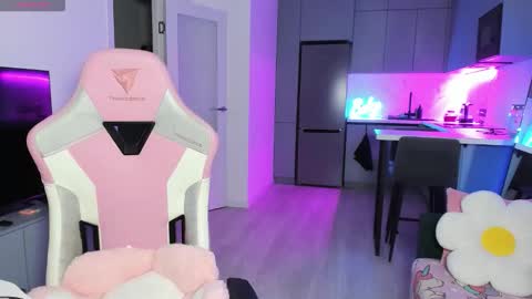 Snapshot of wowlovie666 chatting on October 2025 04:04:01 PM Emi online show from October 2025 04:04:01 PM