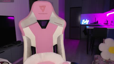 Snapshot of wowlovie666 chatting on November 2025 04:29:02 PM Emi online show from November 2025 04:29:02 PM