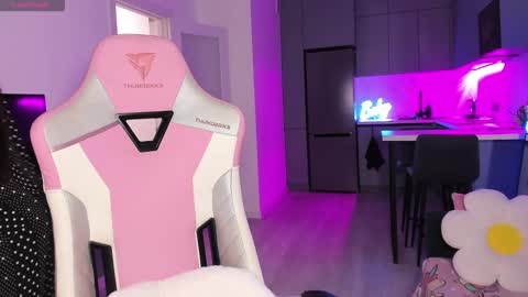 Snapshot of wowlovie666 chatting on January 2026 06:10:02 PM Emi online show from January 2026 06:10:02 PM