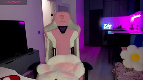 Snapshot of wowlovie666 chatting on January 2026 05:04:02 PM Emi online show from January 2026 05:04:02 PM