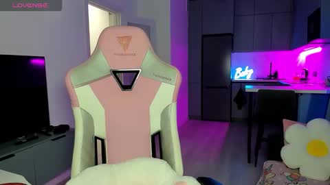 Snapshot of wowlovie666 chatting on January 2026 05:07:02 PM Emi online show from January 2026 05:07:02 PM