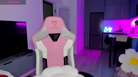 Snapshot of wowlovie666 chatting on January 2026 07:11:01 PM Emi online show from January 2026 07:11:01 PM