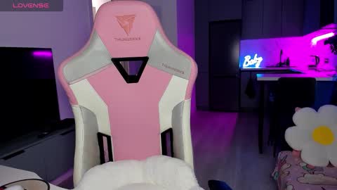 Snapshot of wowlovie666 chatting on February 2026 06:06:01 PM Emi online show from February 2026 06:06:01 PM