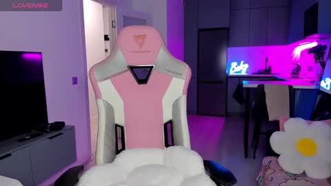 Snapshot of wowlovie666 chatting on February 2026 03:00:02 AM Emi online show from February 2026 03:00:02 AM