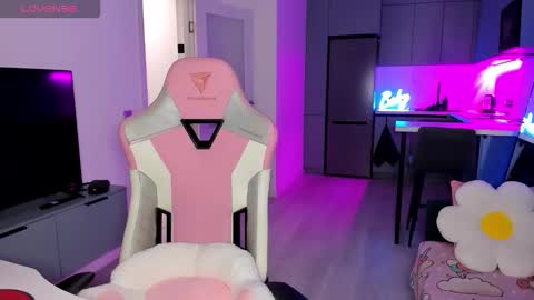 Snapshot of wowlovie666 chatting on February 2026 04:06:01 AM Emi online show from February 2026 04:06:01 AM