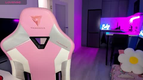 Snapshot of wowlovie666 chatting on February 2026 04:07:01 AM Emi online show from February 2026 04:07:01 AM