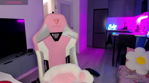 Snapshot of wowlovie666 chatting on February 2026 04:08:01 AM Emi online show from February 2026 04:08:01 AM