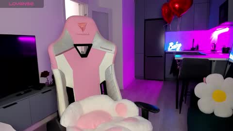 Snapshot of wowlovie666 chatting on February 2026 04:09:01 AM Emi online show from February 2026 04:09:01 AM