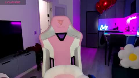 Snapshot of wowlovie666 chatting on February 2026 04:08:01 AM Emi online show from February 2026 04:08:01 AM