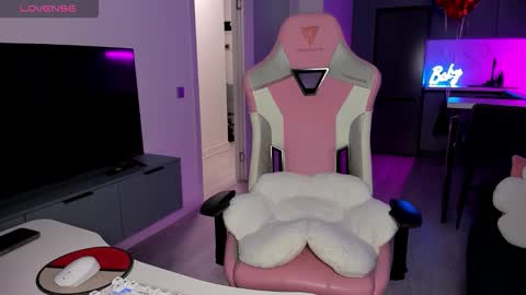 Snapshot of wowlovie666 chatting on February 2026 04:11:01 AM Emi online show from February 2026 04:11:01 AM