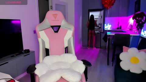 Snapshot of wowlovie666 chatting on February 2026 04:12:02 AM Emi online show from February 2026 04:12:02 AM