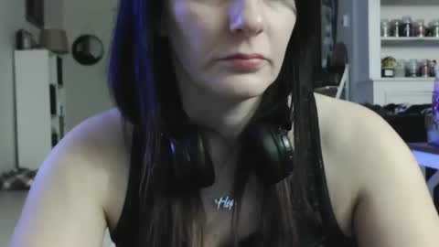 Snapshot of wrenleigh chatting on December 2024 09:11:02 AM Crystal Lake online show from December 2024 09:11:02 AM