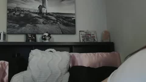 Snapshot of wrenleigh chatting on January 2025 10:10:01 AM Crystal Lake online show from January 2025 10:10:01 AM