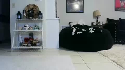 Snapshot of wrenleigh chatting on September 2025 05:07:02 AM Crystal Lake online show from September 2025 05:07:02 AM