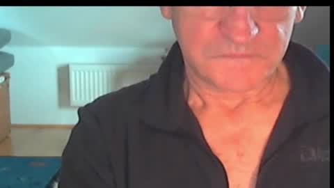 Snapshot of wuki123 chatting on October 2025 12:01:02 PM Wuki online show from October 2025 12:01:02 PM