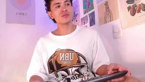 Snapshot of wyatt_444 chatting on December 2024 09:24:01 PM wyatt online show from December 2024 09:24:01 PM