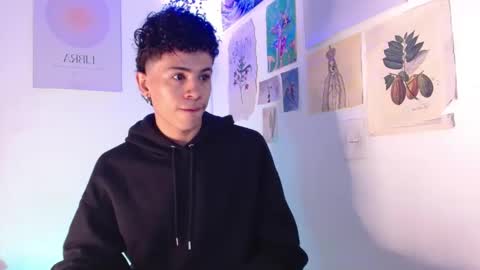 Snapshot of wyatt_444 chatting on December 2024 10:12:01 PM wyatt online show from December 2024 10:12:01 PM