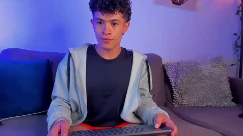 Snapshot of wyatt_444 chatting on January 2025 03:28:02 PM wyatt online show from January 2025 03:28:02 PM