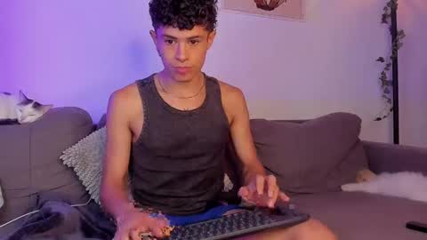 Snapshot of wyatt_444 chatting on January 2025 05:20:01 PM wyatt online show from January 2025 05:20:01 PM