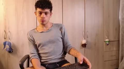 Snapshot of wyatt_444 chatting on January 2025 10:40:01 PM wyatt online show from January 2025 10:40:01 PM