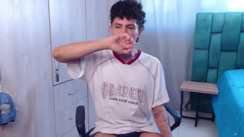 Snapshot of wyatt_444 chatting on January 2025 04:15:01 PM wyatt online show from January 2025 04:15:01 PM