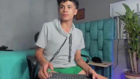 Snapshot of wyatt_444 chatting on January 2025 02:44:02 AM wyatt online show from January 2025 02:44:02 AM