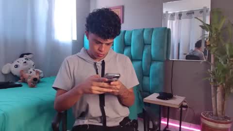 Snapshot of wyatt_444 chatting on January 2025 04:48:01 PM wyatt online show from January 2025 04:48:01 PM