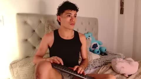 Snapshot of wyatt_444 chatting on February 2025 09:25:02 PM wyatt online show from February 2025 09:25:02 PM