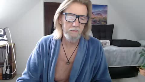 Snapshot of wyattearp64 chatting on December 2024 12:18:02 PM WyattEarp64 online show from December 2024 12:18:02 PM