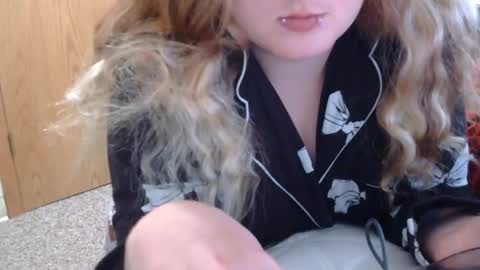 x2kayx2 online show from May 2026 04:48:02 PM