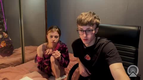 Philipp and Este online show from March 2026 12:50:01 AM