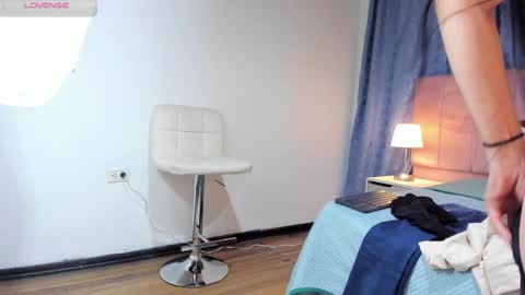 x_milu online show from January 2025 01:43:01 AM