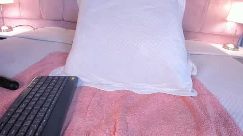 x_milu online show from March 2025 10:02:02 PM