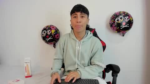 Snapshot of xaandergrey chatting on October 2025 07:46:02 PM xaanderGrey online show from October 2025 07:46:02 PM