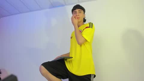 Snapshot of xaandergrey chatting on November 2025 07:34:02 PM xaanderGrey online show from November 2025 07:34:02 PM